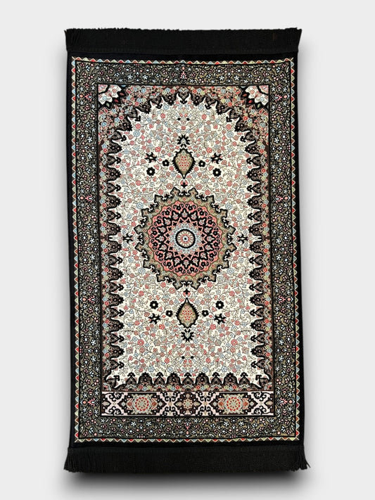 Qamar - Black